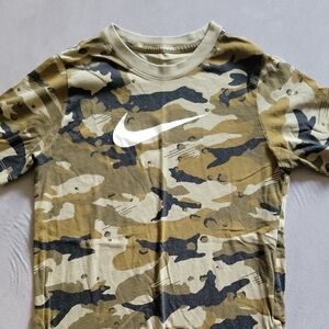 Nike Camo Short Sleeve Tee - Green and Brown